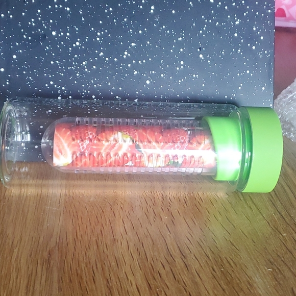 Water.  Bottle - Picture 9 of 9